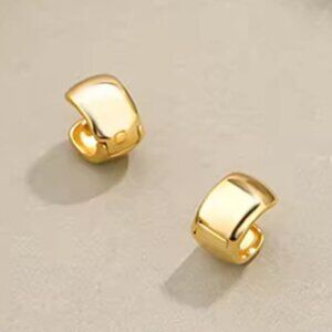 Chunky Gold Hoop Huggie Earrings. 925 Sterling Silver. #1055